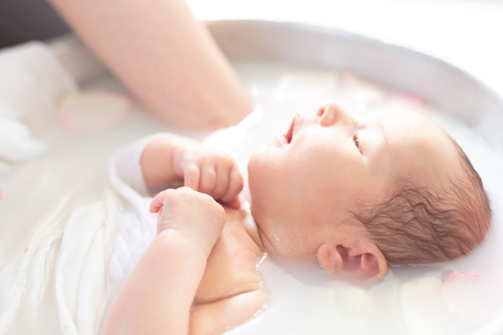 Lire la suite à propos de l’article Le bain enveloppé pour les nouveau-nés